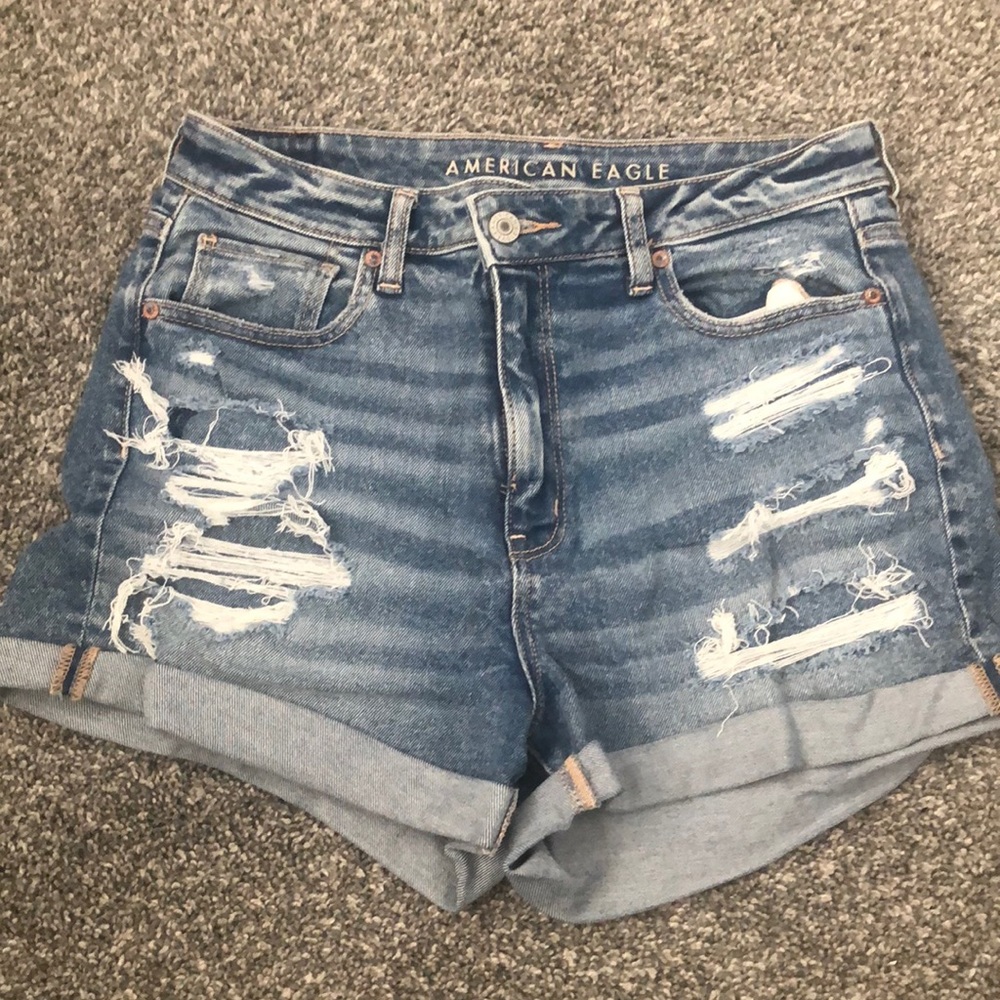 Size 10 American eagle short